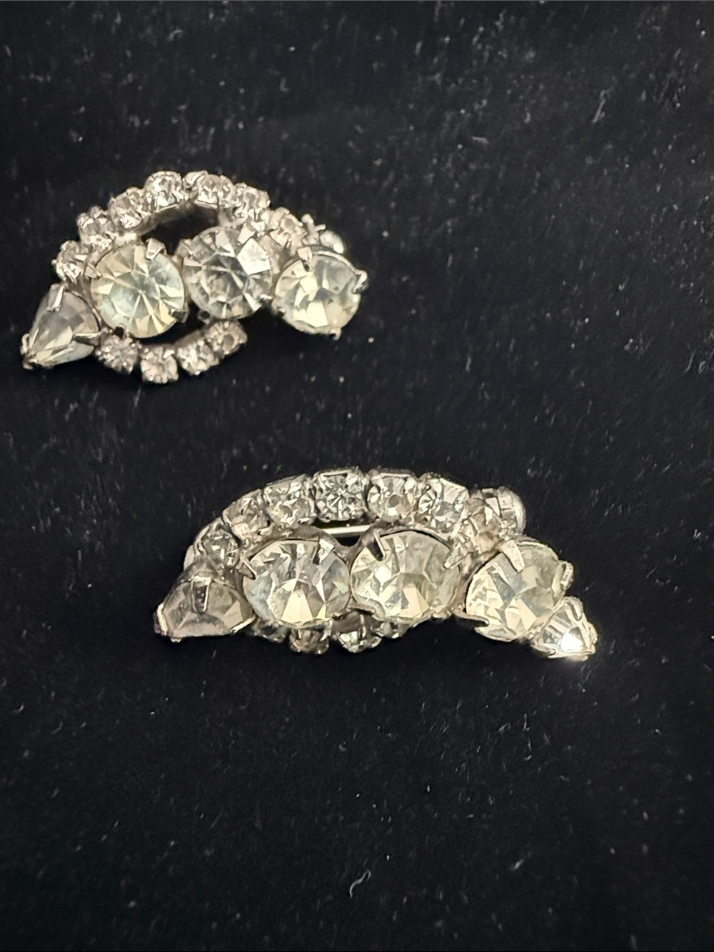 Vintage-Inspired Clear Crystal Rhinestone brooches - Silver Tone